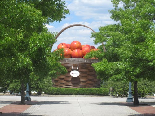 Longaberger Basket Company: Under Presentation, look at &ldquo;real&rdquo; product and service experiences. This 'P' is the act of presenting any of the different 9P's© and/or components to customers, suppliers, wholesalers, retailers, sales force, marketing intermediaries, clients, employees, partners, and/or others.